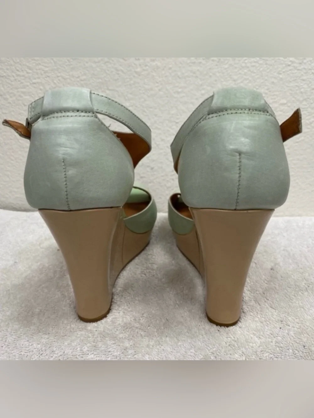 BC Footwear Women's Mint Green Tan Leather Platform Sandal Wedge Size 8.5 Boho